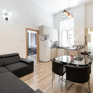 https://grand-apartment-at-new-york-cafe.inbudapesthotels.com