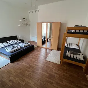 https://the-old-towns-apartment.praguehotelsweb.com
